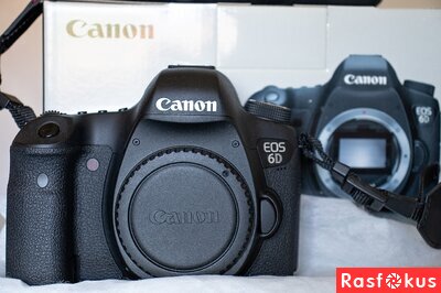 Продам. Canon eos 6D + батарейная рукоятка Canon + флешка