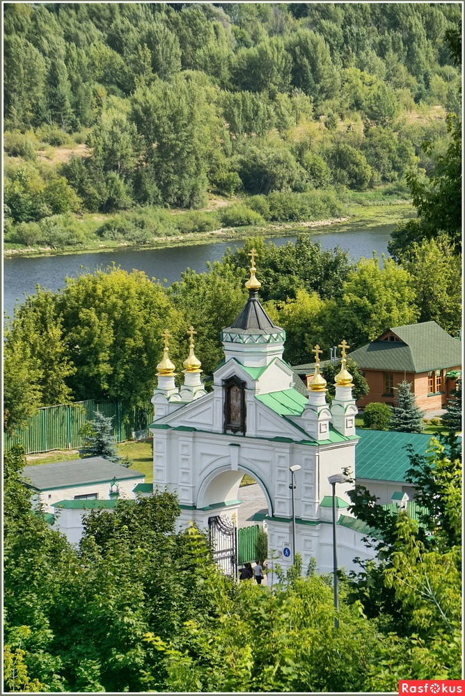 Новые западные ворота Печёрского Вознесенского монастыря (конец 19-го века)