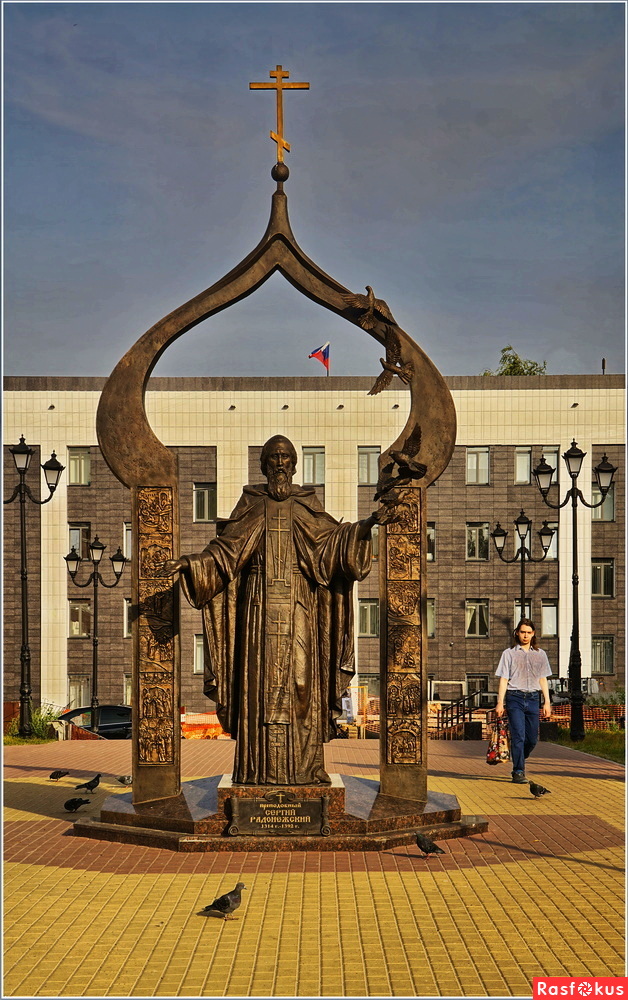 Памятник Сергию Радонежскому в Нижнем Новгороде