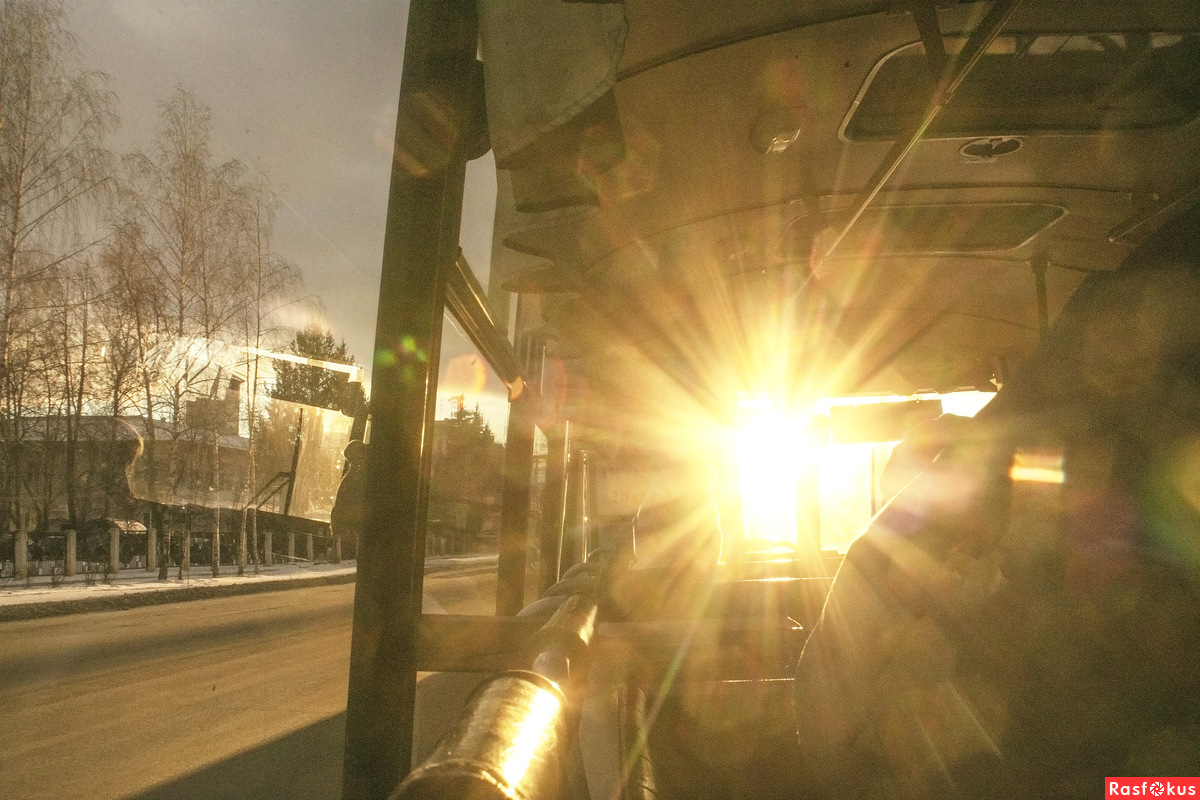 солнце в салоне автобуса