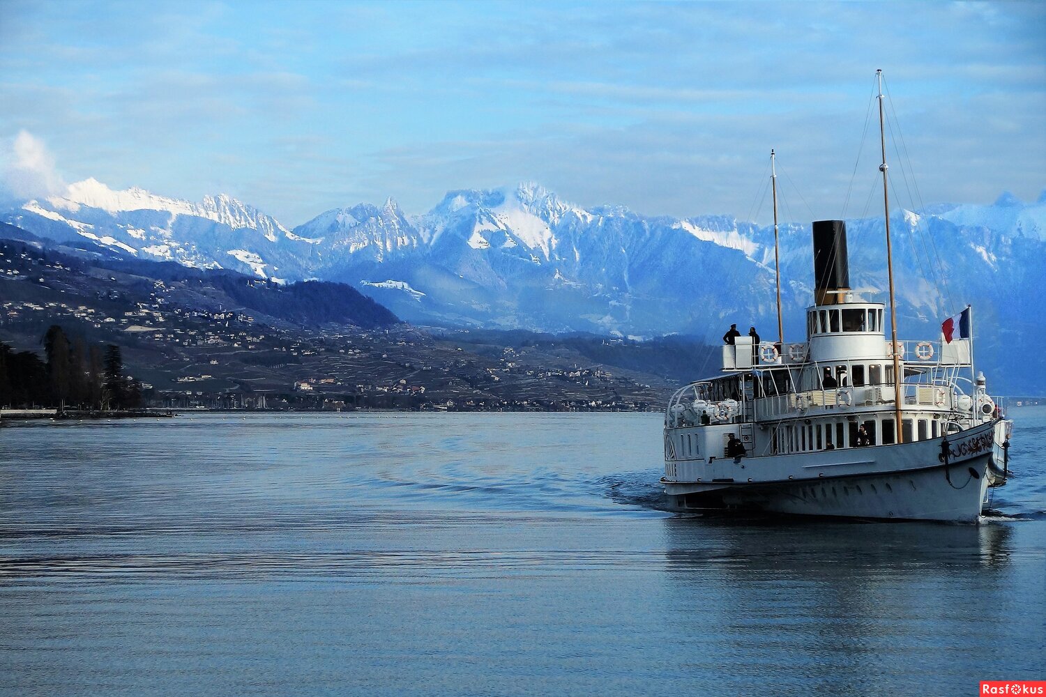 ... Женевское озеро, белый пароход ...