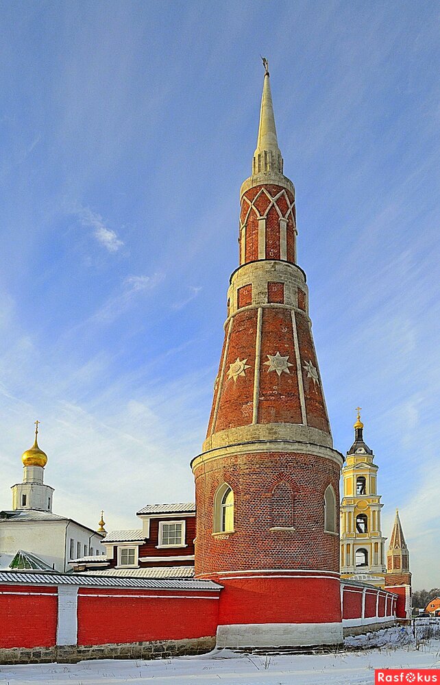 Башня М.Казакова и колокольня Старо-Голутвина монастыря