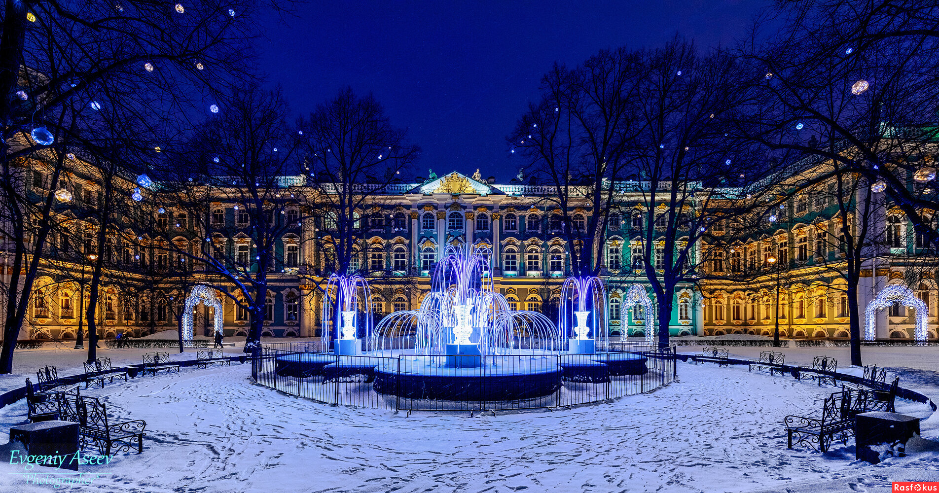 Новогодней ночью у Зимнего дворца