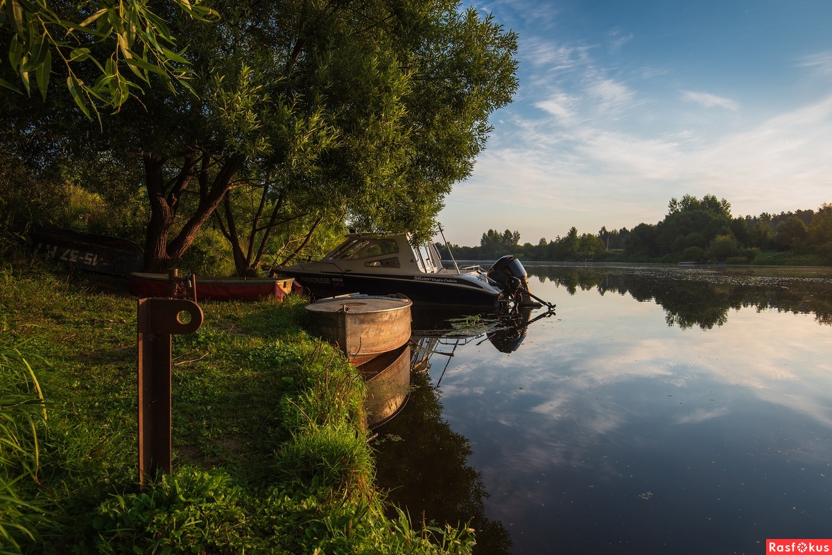 Августовское утро на реке Дубне.