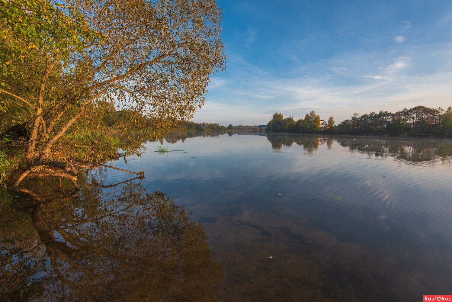 Осеннее утро на реке Дубне.