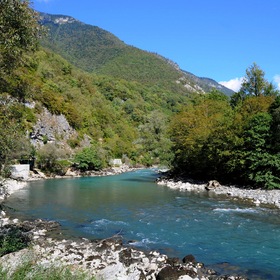 Река Бзыбь в Абхазии.