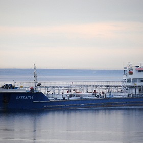 танкер "Прикамье" на Волге выше Волгограда