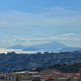 Неаполь. Вид на остров Исхия