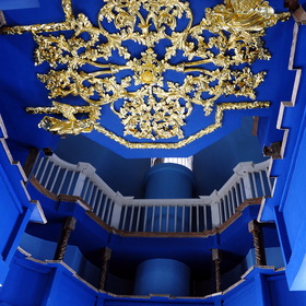 Церковь Знамения Пресвятой Богородицы в Дубровицах с 1990 г. является действующим храмом.