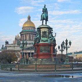 Исаакиевская площадь в Санкт-Петербурге.