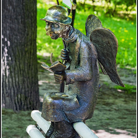 Петербургский ангел в Измайловском саду на Фонтанке