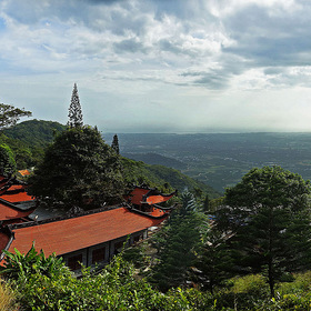 Буддийский монастырь на горе Та Ку