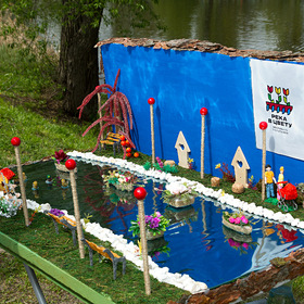 Фестиваль "Река в цвету"