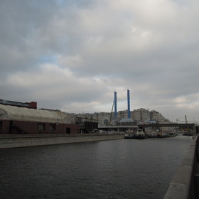Патриарший мост через Водоотводной канал