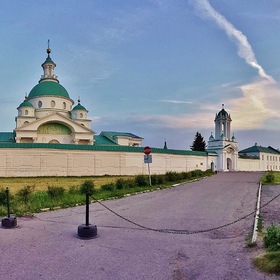 Спасо-Яковлевский монастырь в Ростове Великом.