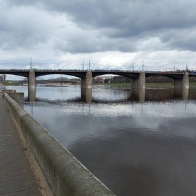 Вид на Новый Волжский мост через реку Волгу в Твери