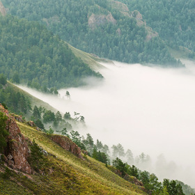 Торгашинский хребет с туманом...