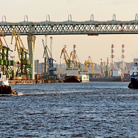 Петербургский порт. Самый высокий пролёт эстакады (выше мостов).
