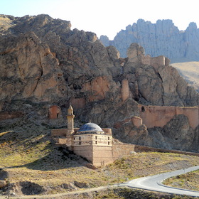 Западная Армения. Крепость армянский царей Аршакуни Даролинк иначе Баязет