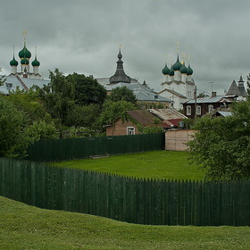 Ростов-великий: в зелёных тонах.