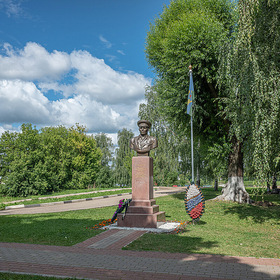 Памятник генералу Василию Маргелову.