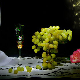 Виноград и роза