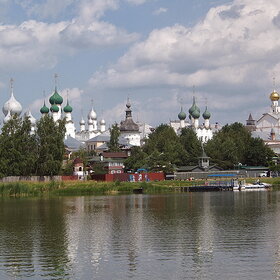 Ростов Великий. Вид на кремль с озера Неро