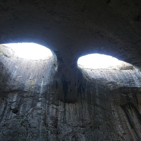 пещера Проходна " глаза Бога "