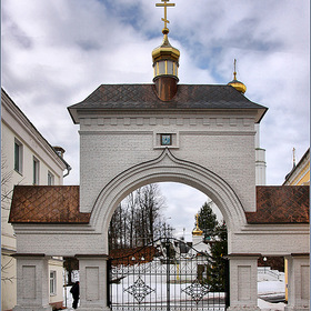 Ворота соборной ограды