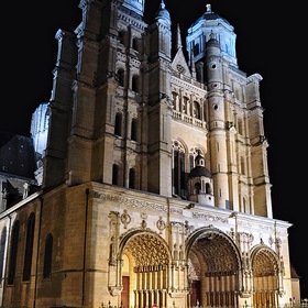 Eglise Saint-Michel de Dijon. Ночь