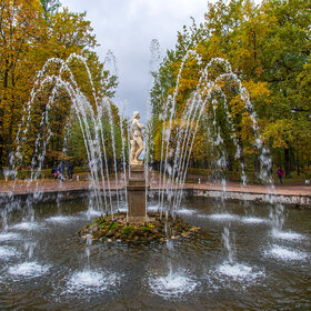 Осень в Нижнем парке Петергофа.
