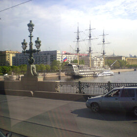 663.   Петербург из окна туристисеского автобуса
