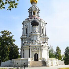 Храм Троицы Живоначальной в Троице-Лыкове
