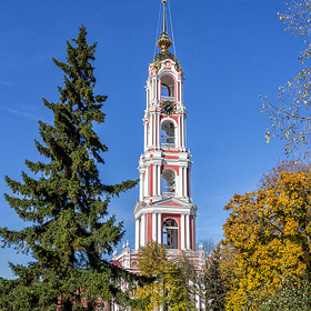 Колокольня Казанского мужского монастыря.