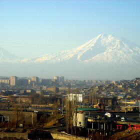 Арарат над Ереваном