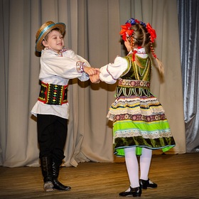 Младшая группа ансамбля польского народного танца "Гаик"