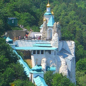 Николаевский храм на Святой Скале Свято-Успенской Святогорской лавры