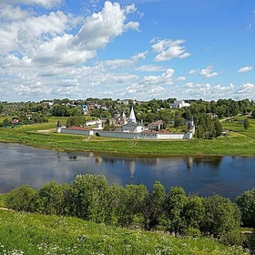 Старица. Волга. Успенский монастырь.