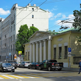 Дом музей Л.Н.Толстого в Москве.