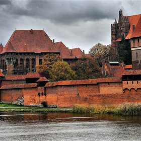 Центральный "офис" крестоносцев самый большой замок в Европе - Мальборк