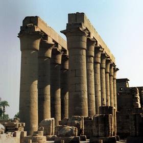 Колоннада Аменхотепа 3. Храм в Луксоре(храм Хонсу, Мут и Амона). Египет.