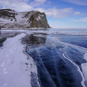 На льду Байкала