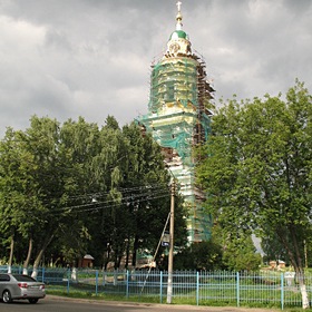 Колокольня с часами. Часы - 2-й экземпляр часов Спасской Башни Кремля
