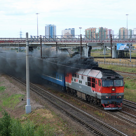 Тепловоз ТЭП70-0270 с поездом Гомель - СПб