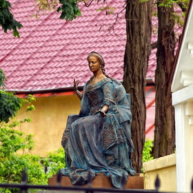 Памятник австро-венгерской императрицы Марии Терезии в Ужгороде