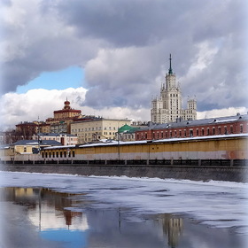Вид с Озерковской набережной.